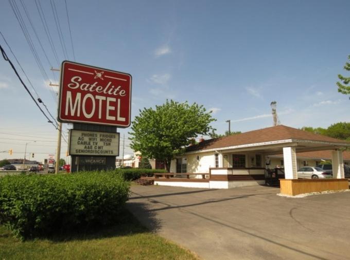Satelite Motel Су Сент Мари Екстериор снимка